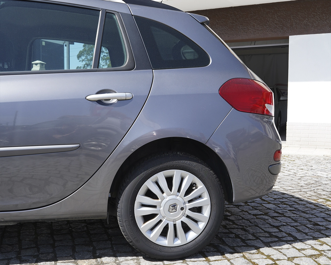 renault carrinha trase
